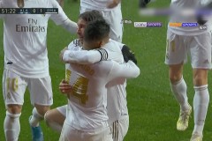 皇马国王杯半决赛逆袭巴萨，本泽马帽子戏法助皇马晋级决赛